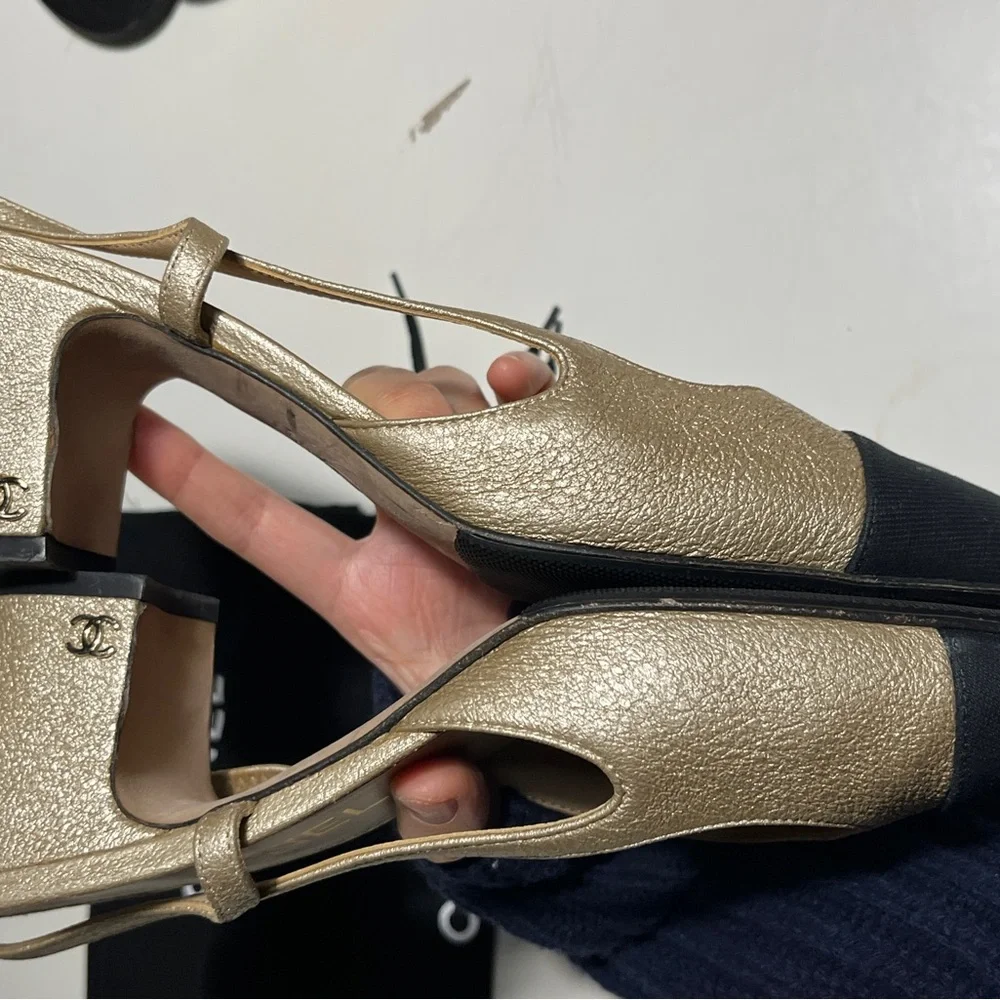 CHANEL Women's Gold and Black Slingback Heels - Picture 5 of 10